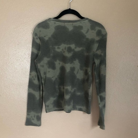 NWT RDI Green Tie Dye Thermal Top - Picture 3 of 5